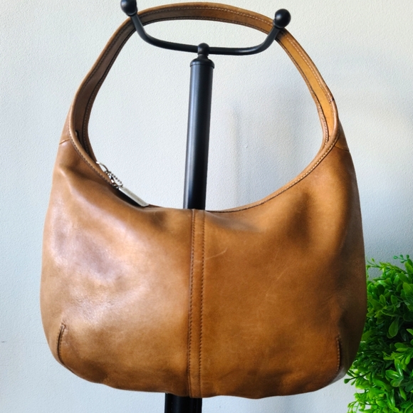 Coach Handbags - Coach Vintage Tan Leather Ergo Hobo Bag #9226